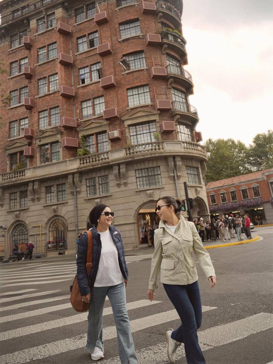 Keluarga Nikita Willy jalan-jalan di Shanghai