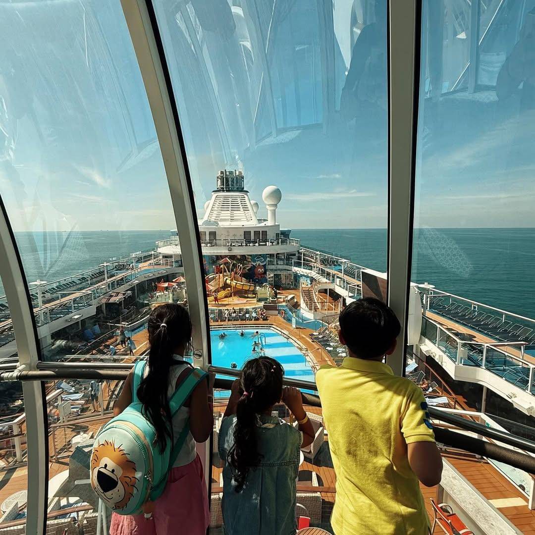 keluarga Nina Zatulini naik kapal pesiar