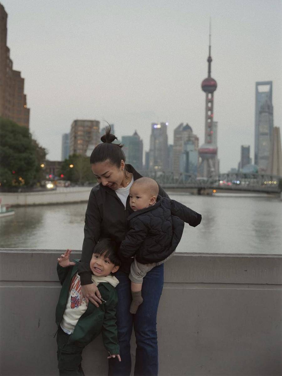 Keluarga Nikita Willy jalan-jalan di Shanghai
