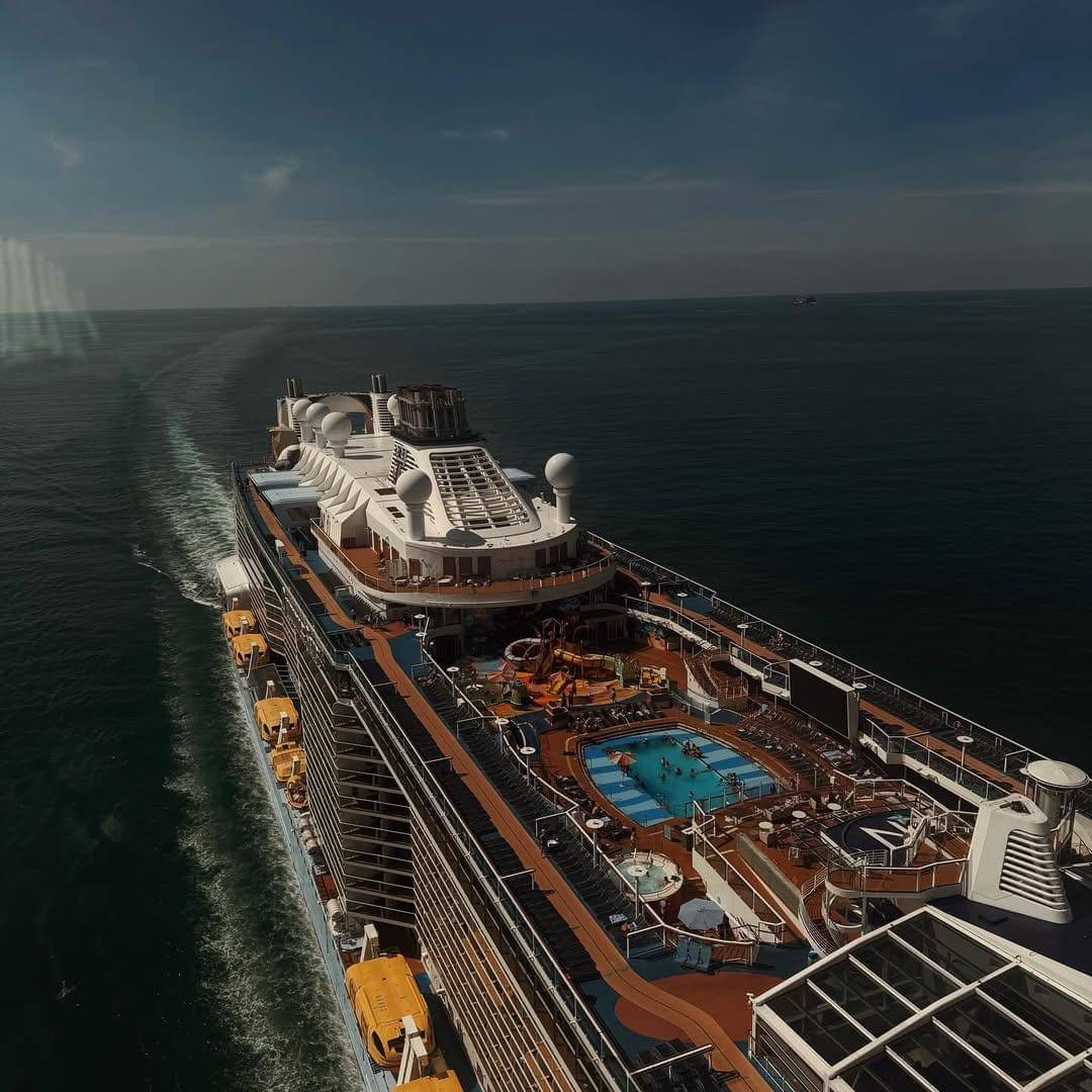 keluarga Nina Zatulini naik kapal pesiar