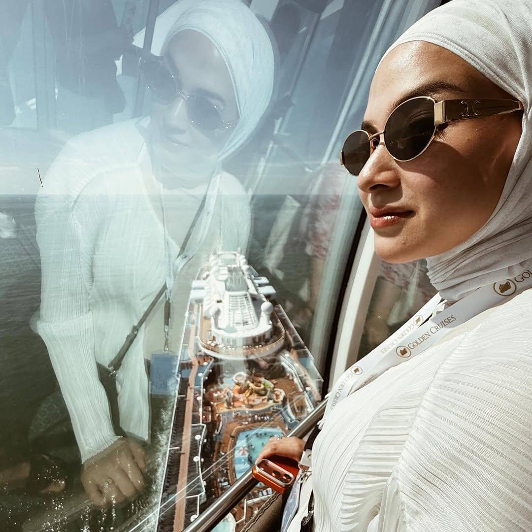 keluarga Nina Zatulini naik kapal pesiar