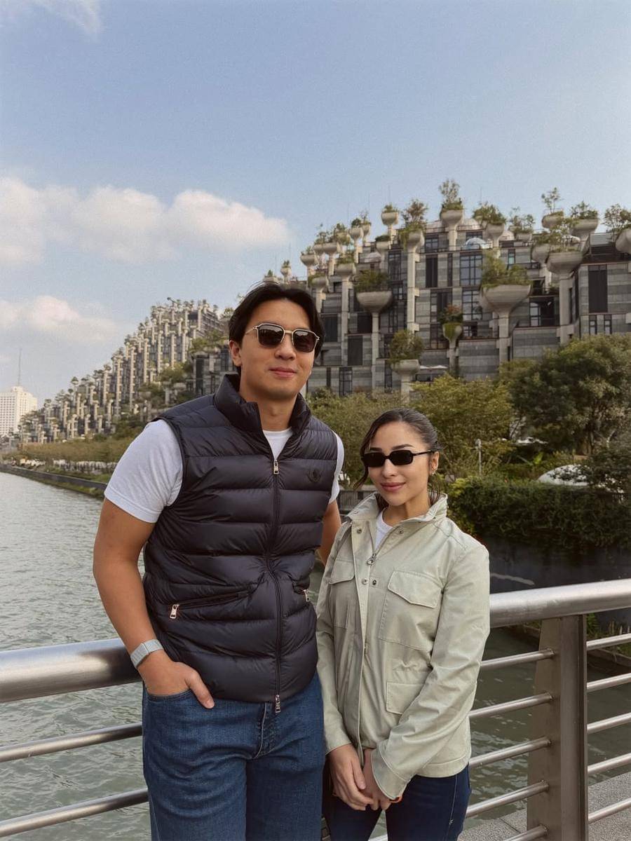 Keluarga Nikita Willy jalan-jalan di Shanghai