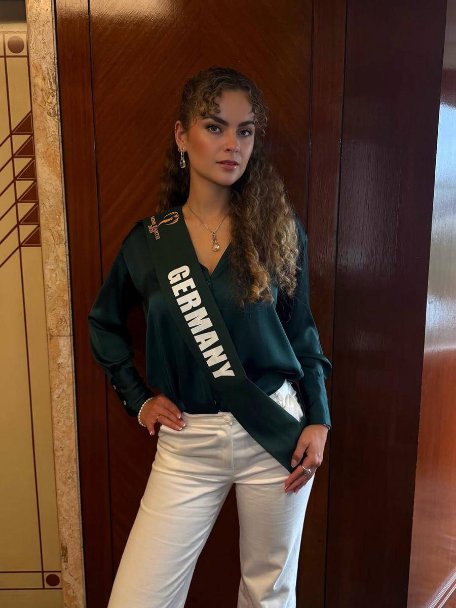 potret Melissa Koutsandreas, Miss Earth Jerman 2025 