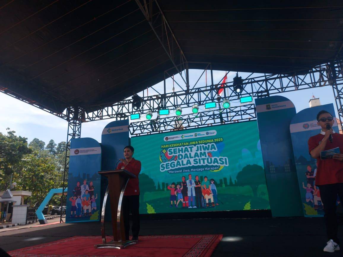 Wamenkes, Dante Saksono Harbuwono saat membuka Puncak Hari Kesehatan Jiwa Sedunia di Tangerang 