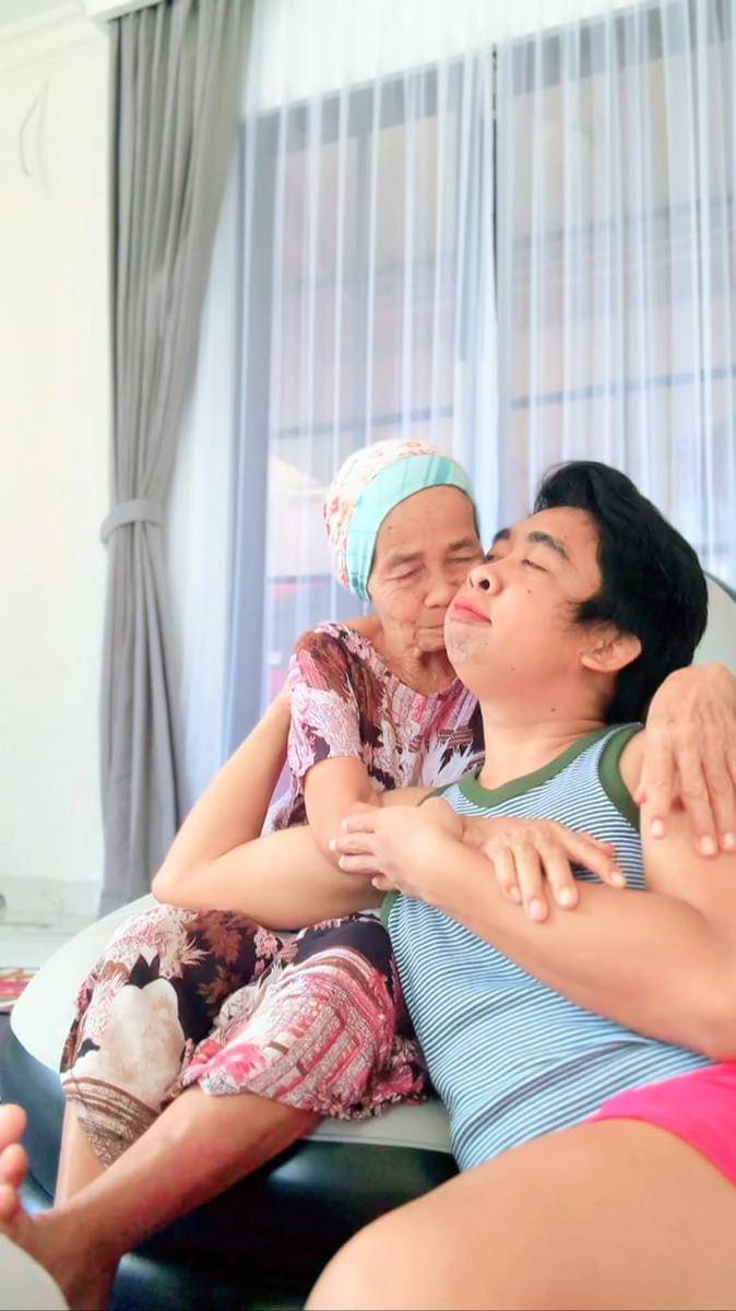 Mimi Peri dan ibunda