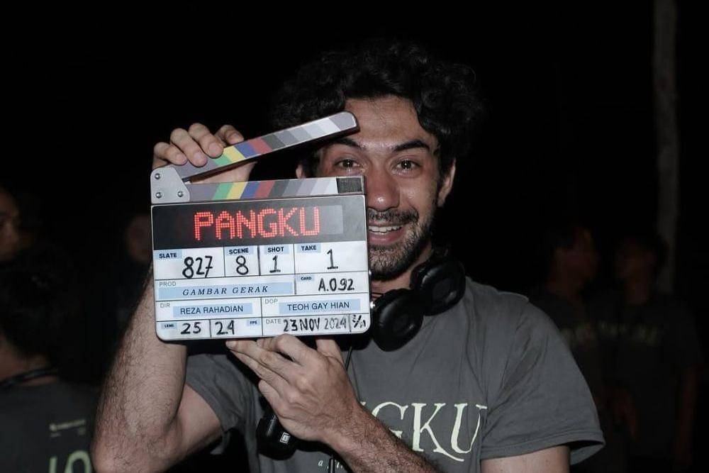 aktor debut jadi sutradara