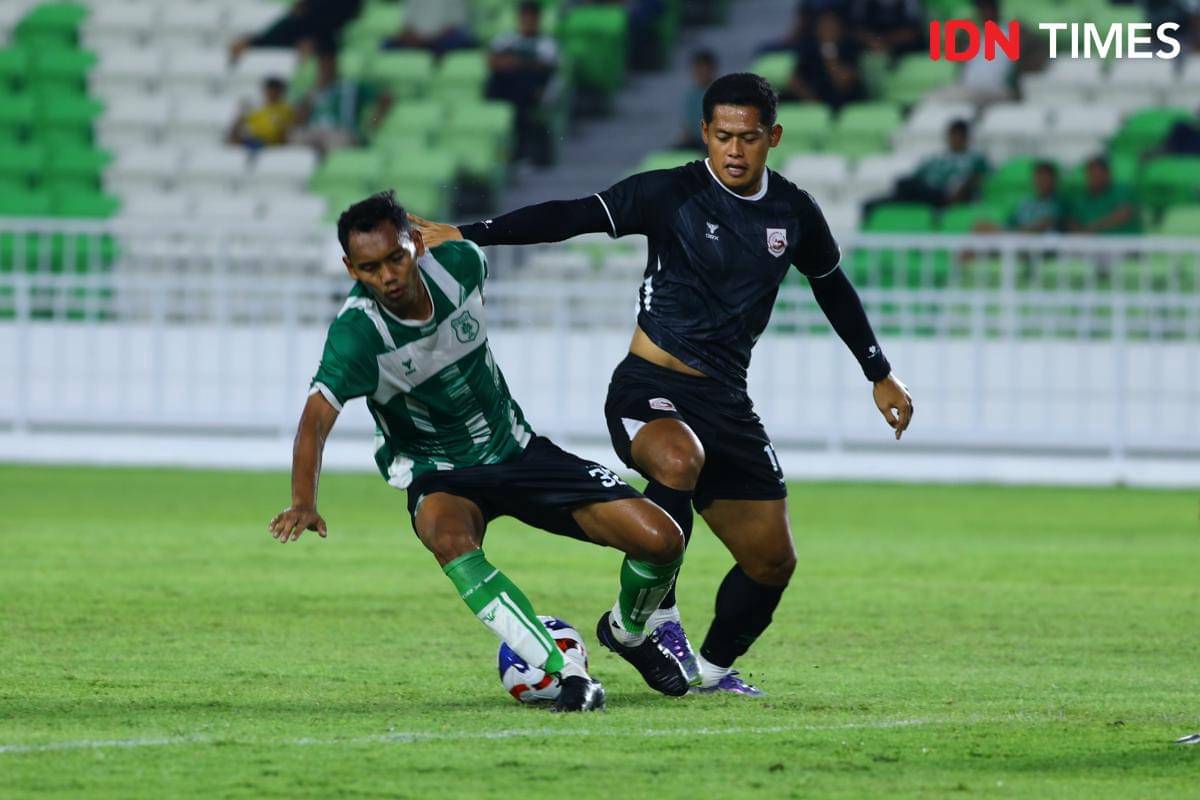 Duel PSMS kontra Garudayaksa pada uji coba jelang Championship di Stadion Utama Sumut (IDN Times/Doni Hermawan)