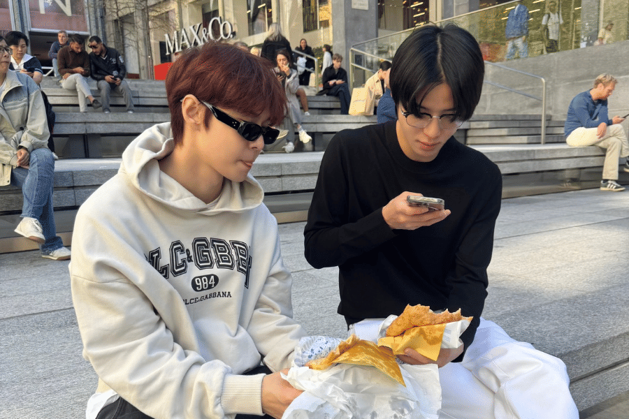 Potret Doyoung dan Jungwoo NCT