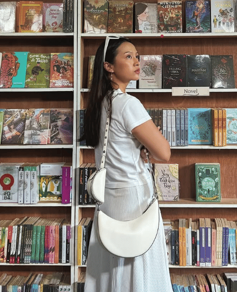 Gaya Artis Kenakan Duo Crossbody dari Kate Spade New York