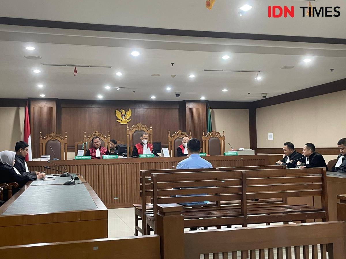 Eks Kepala Dinas Kebudayaan Iwan Henry Wardhana (IDN Times/Aryodamar)