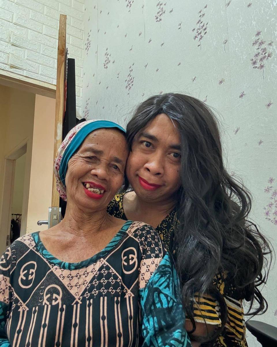 Mimi Peri dan ibunda