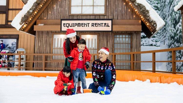 Trans Snow World wisata di Surabaya