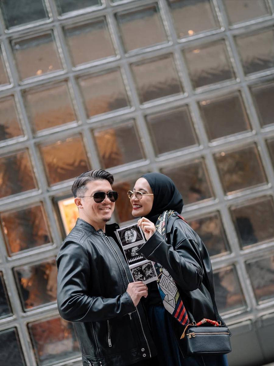 Photoshoot Zaskia Sungkar dan Irwansyah. (instagram.com/zaskiasungkar15)
