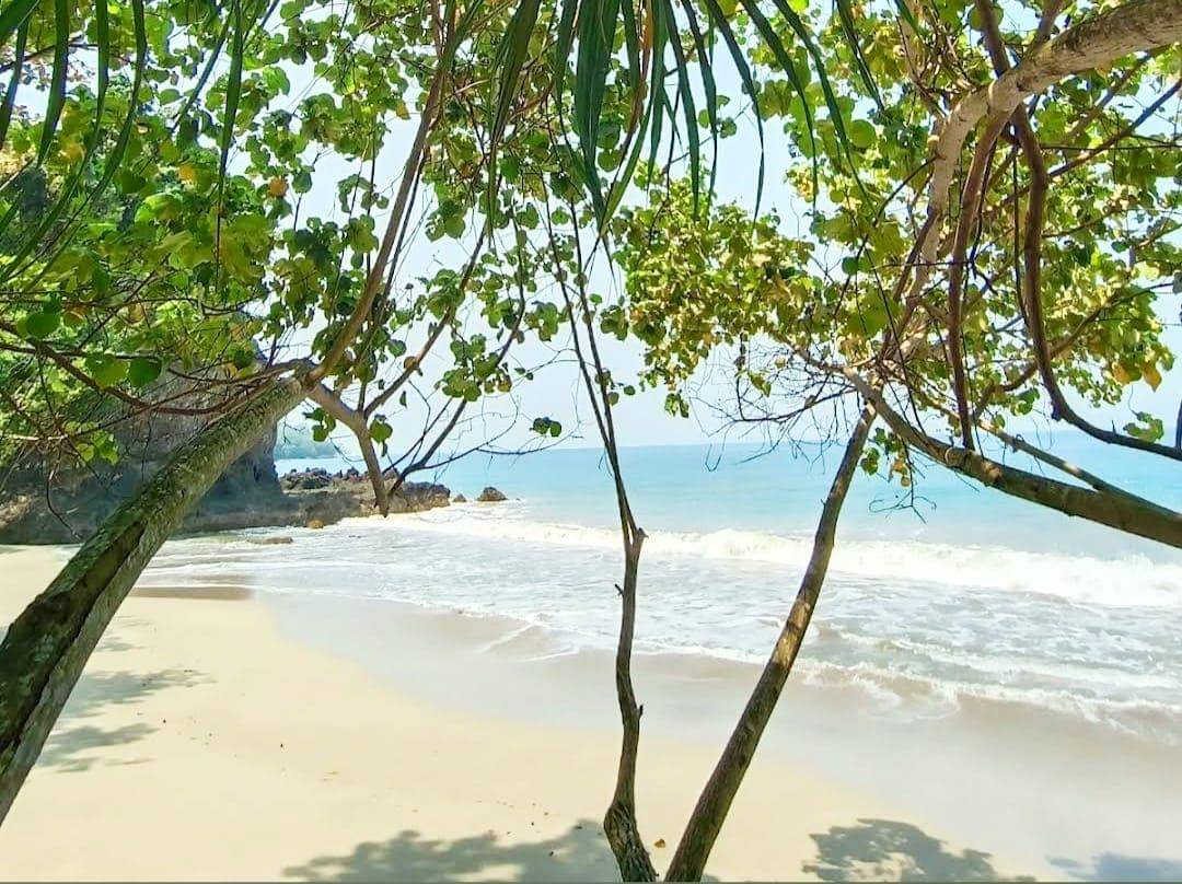 Pantai Bidadari Putih ,Kab. Tanggamus, Lampung 