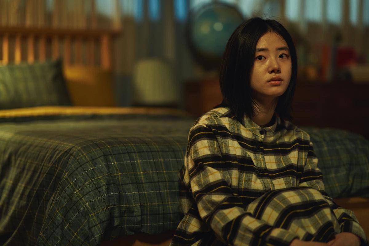 still cut Shin Si Ah di film The Witch: Part 2. The Other One