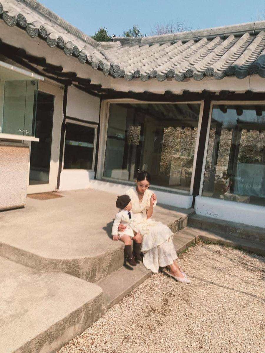 potret Moon Gabi dan putranya