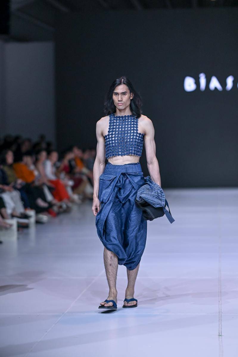 Koleksi BIASA di Jakarta Fashion Week 2026