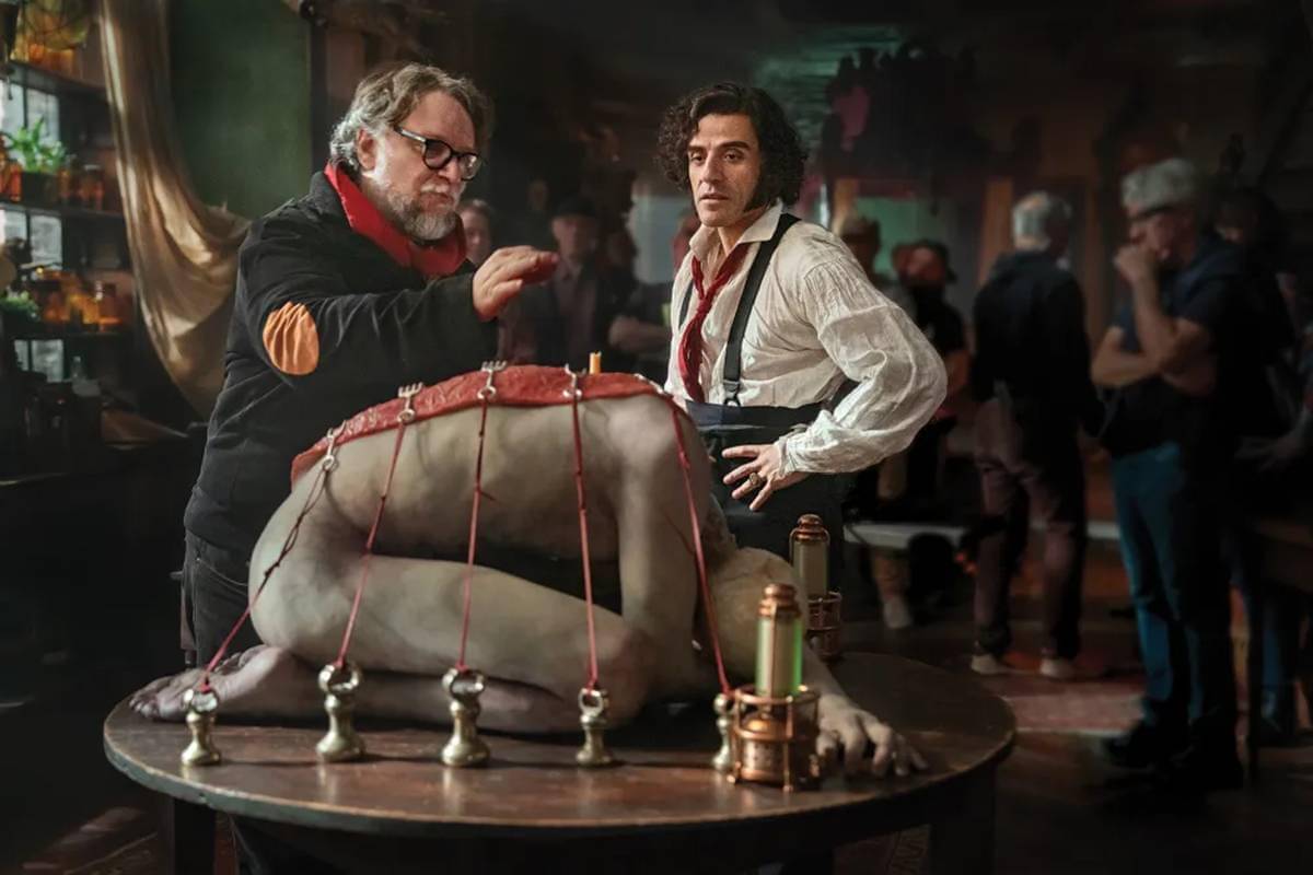 Guillermo del Toro di set Franskenstein
