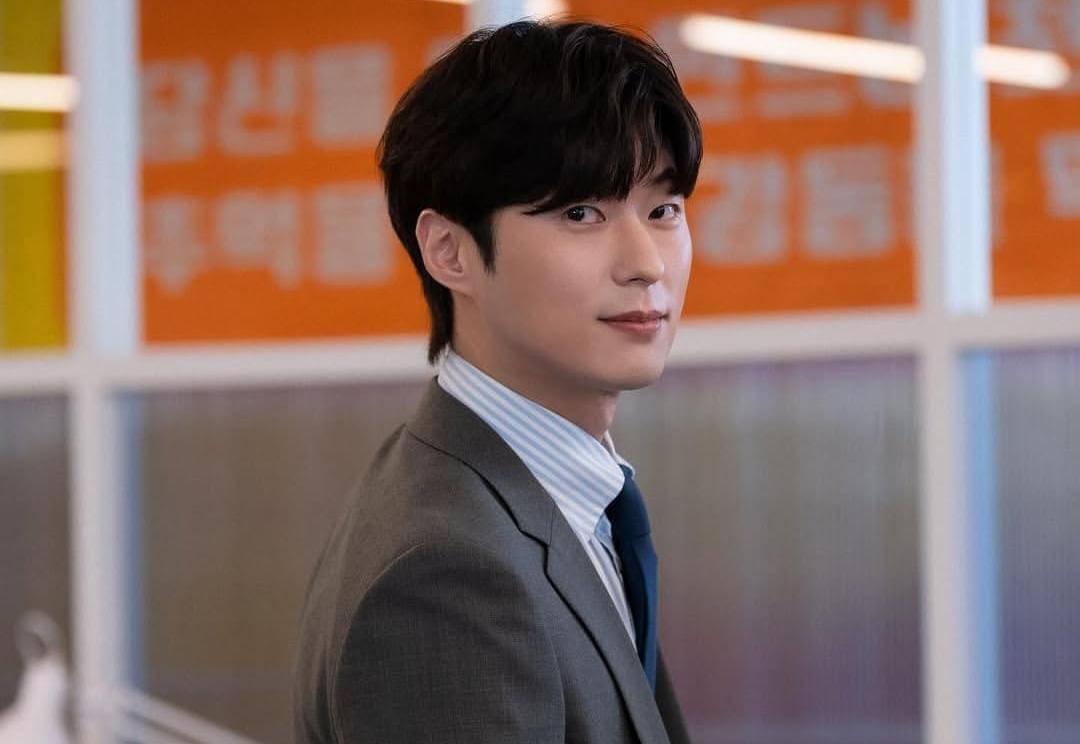 Ahn Dong Goo di drama To the Moon