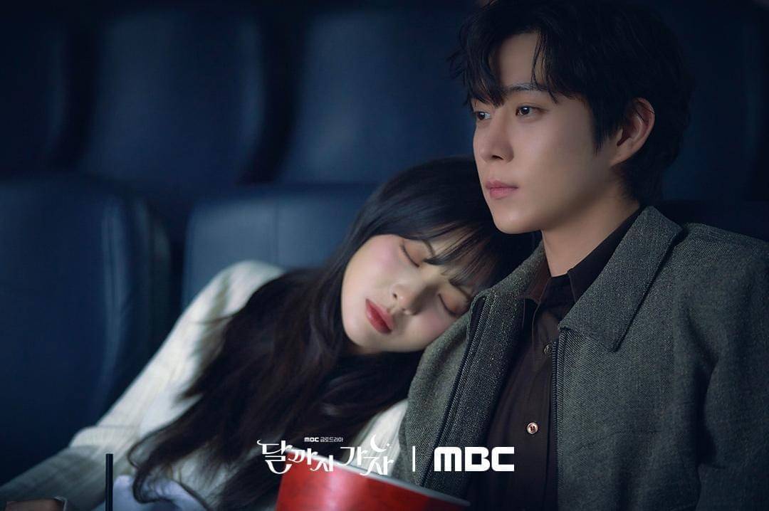 Lee Sun Bin dan Kim Young Dae di drama To the Moon