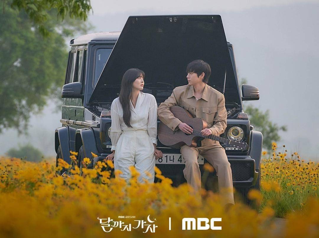 Lee Sun Bin dan Kim Young Dae di drama To the Moon