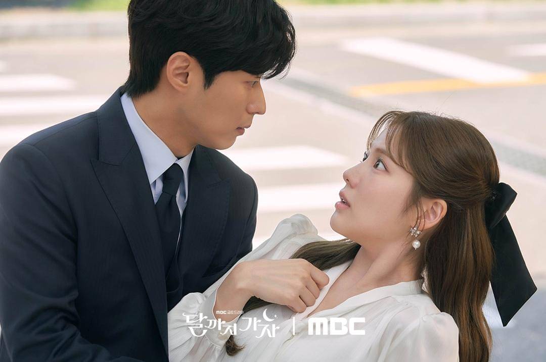 Ahn Dong Goo dan Jo A Ram di drama To the Moon