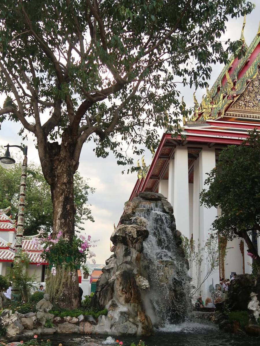 Megan Domani jalan-jalan di Thailand