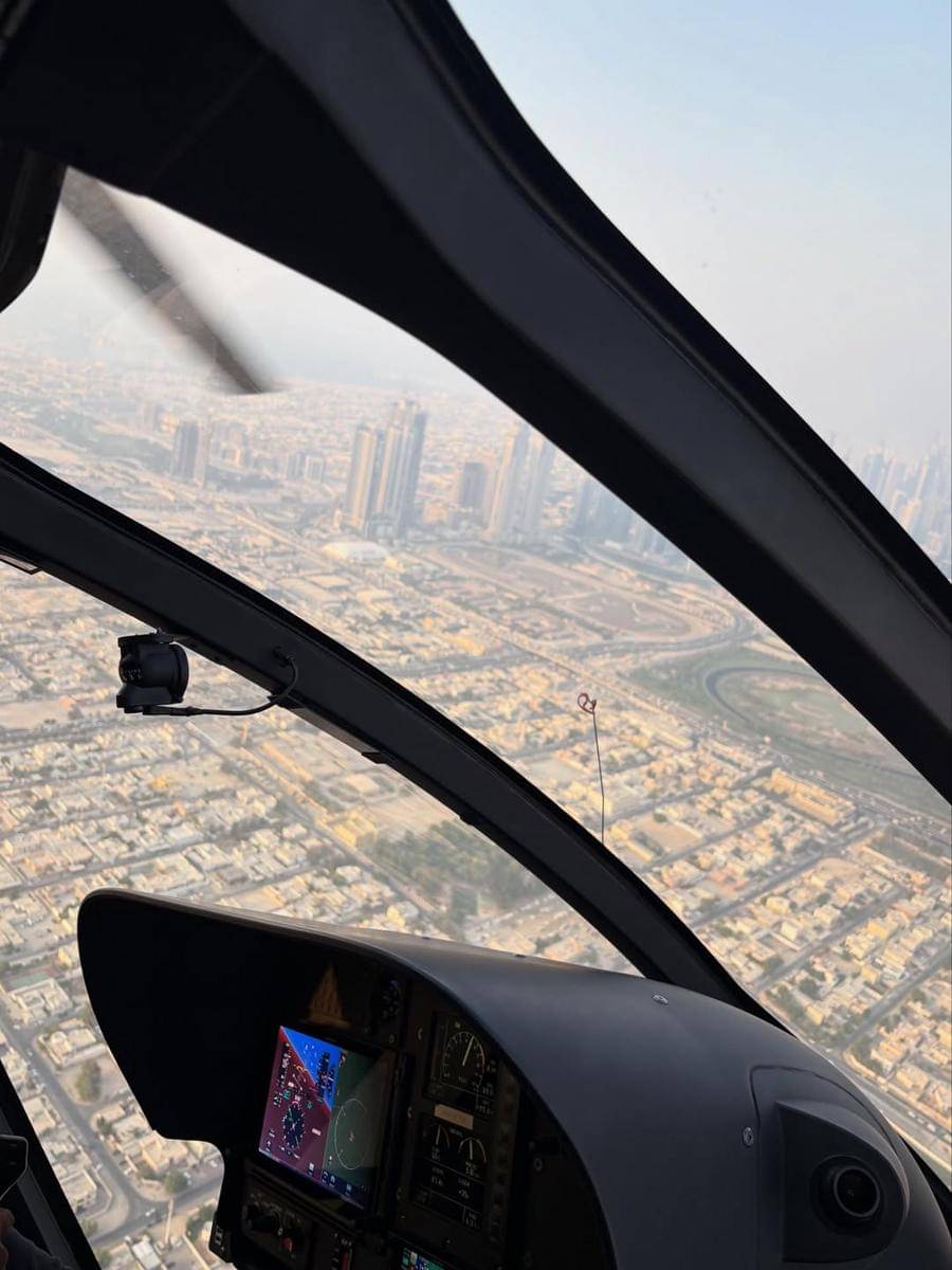Zee JKT48 naik helikopter di Dubai