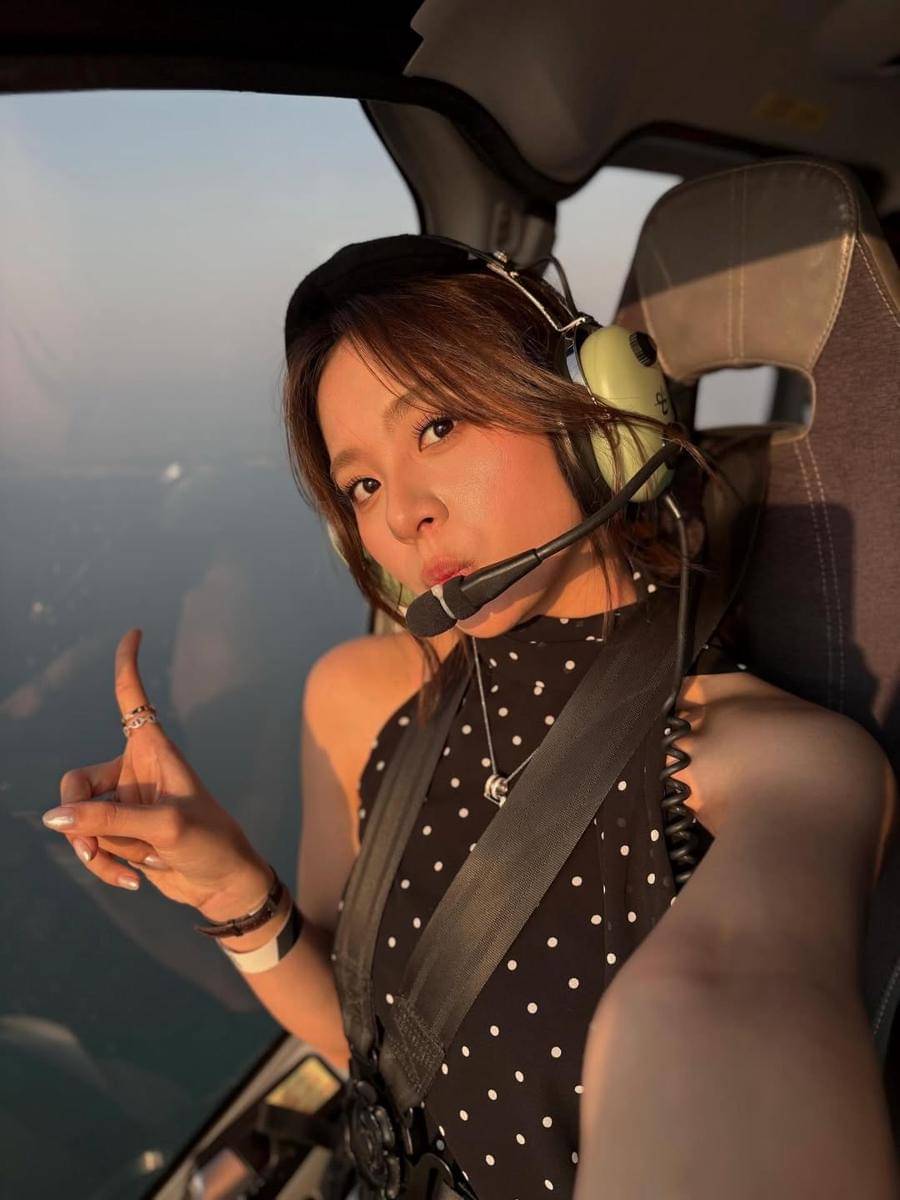 Zee JKT48 naik helikopter di Dubai