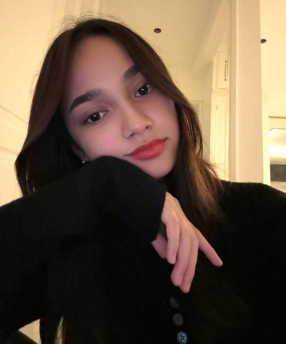 Inspirasi makeup ala Sydney Azkassya