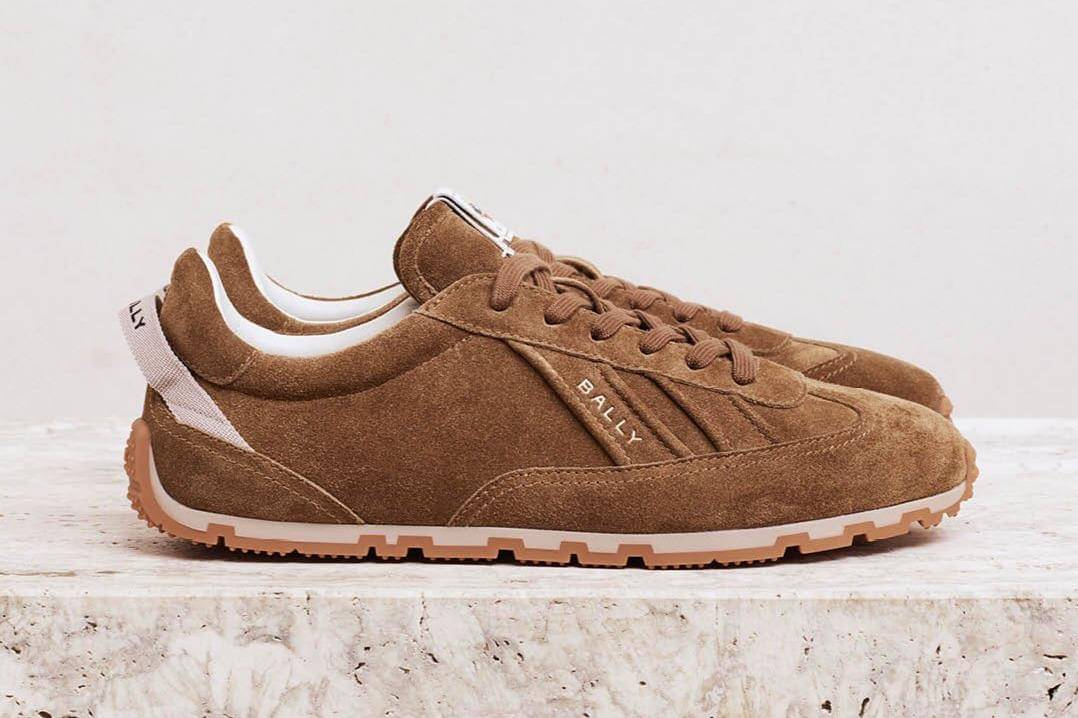 ilustrasi sepatu Bally original