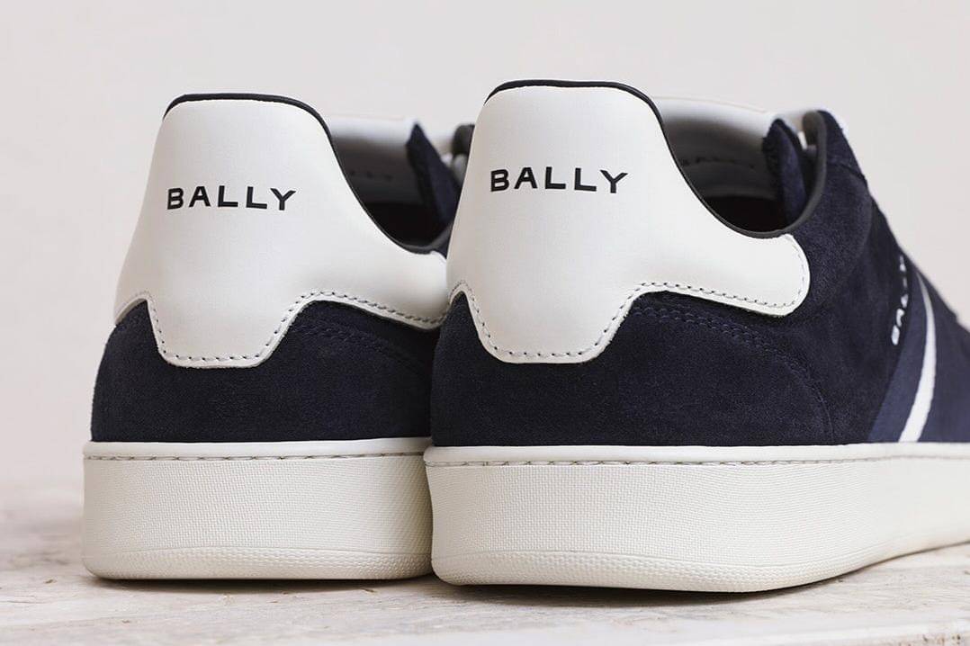 ilustrasi sepatu Bally original