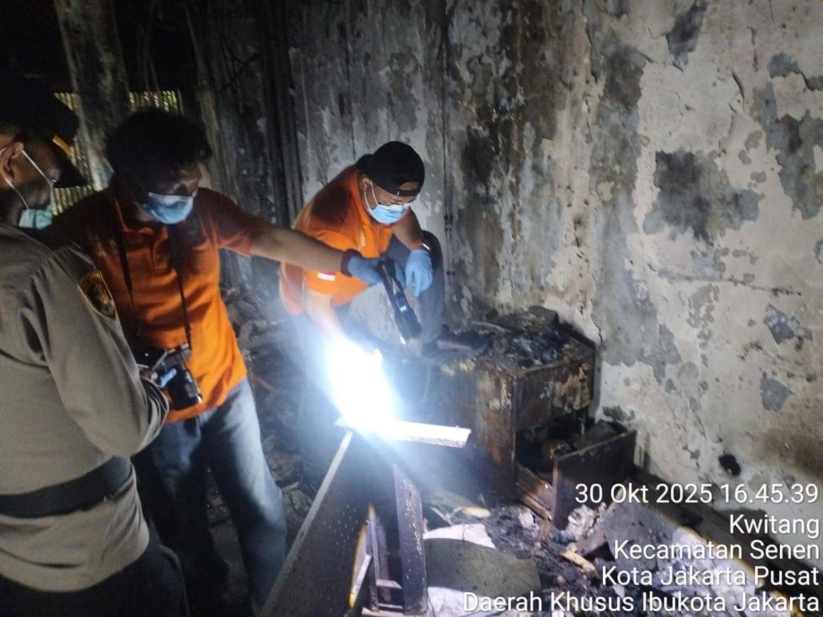 Sebanyak dua kerangka manusia ditemukan di dalam gedung Astra Credit Companies (ACC) di Kwitang, Kecamatan Senen, Jakarta Pusat pada Kamis (30/10/2025).