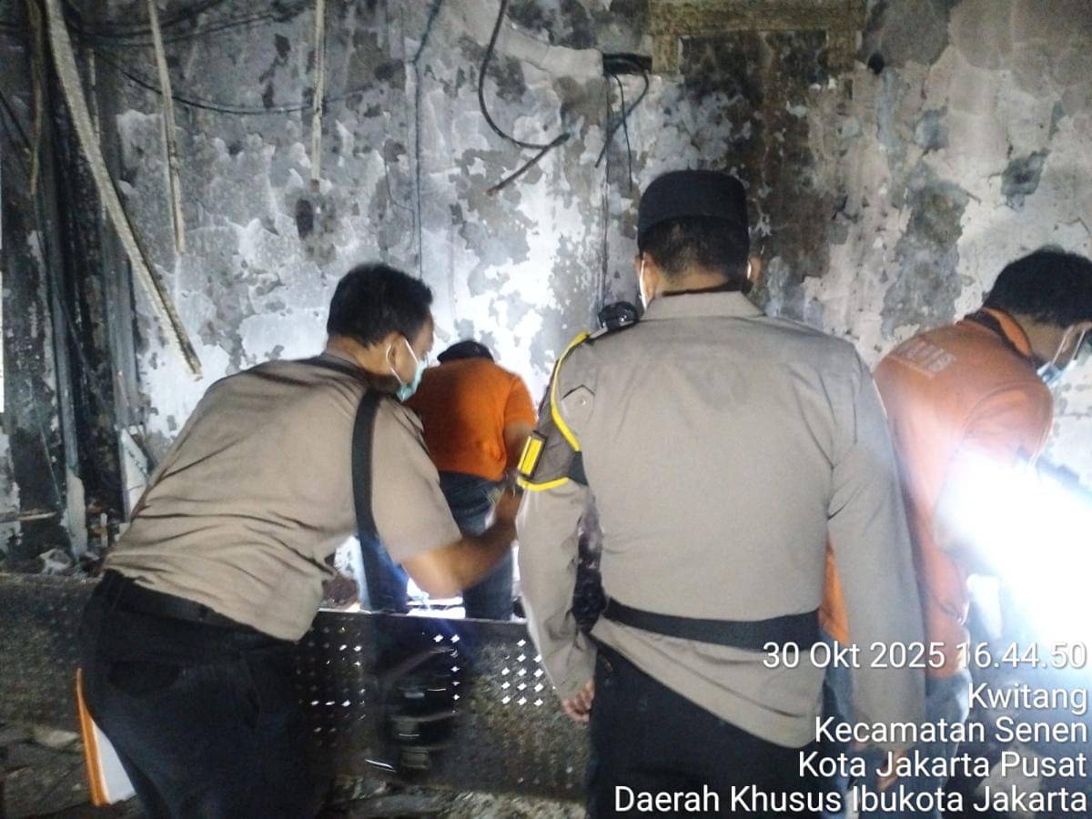 Sebanyak dua kerangka manusia ditemukan di dalam gedung Astra Credit Companies (ACC) di Kwitang, Kecamatan Senen, Jakarta Pusat pada Kamis (30/10/2025).