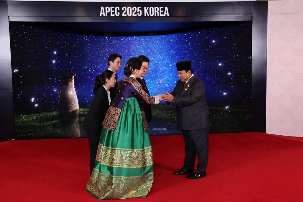 Prabowo Subianto, turut menghadiri gala dinner Konferensi Tingkat Tinggi (KTT) Kerja Sama Ekonomi Asia Pasifik (APEC) 2025 (dok. Sekretariat Presiden)