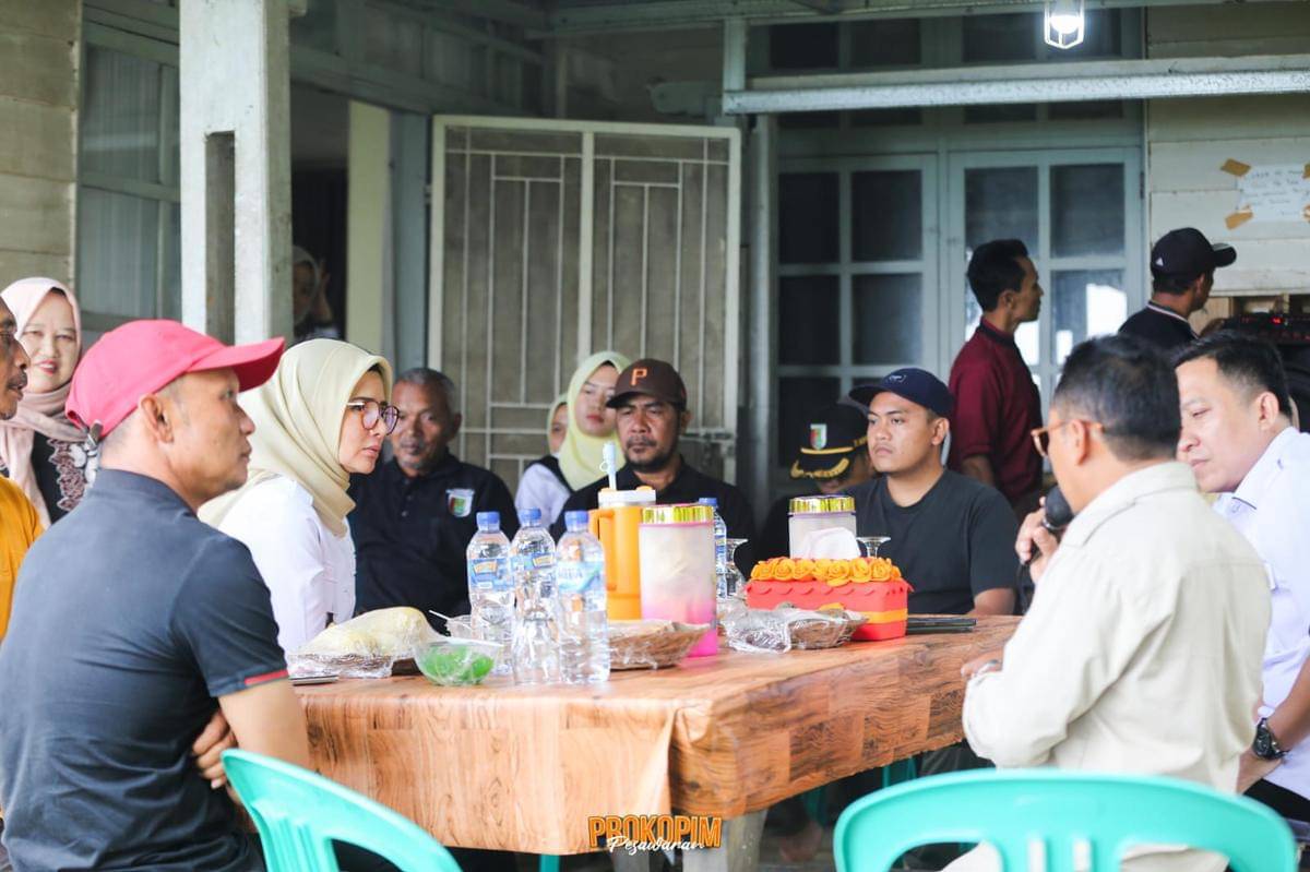 Pemkab Pesawaran Lakukan Peninjauan Tempat Wisata dan Diskusi Bersama Pokdarwis dan Dinas Pariwisata Pesawaran di Bukit Cendana, Desa Harapan Jaya, Kecamatan Way Ratai