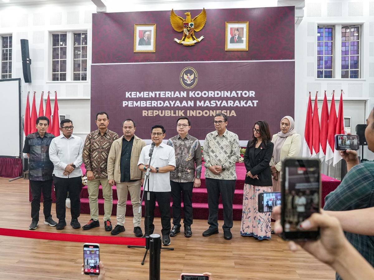 Menteri Koordinator Pemberdayaan Masyarakat (Menko PM) A. Muhaimin Iskandar gelar pertemuan dengan para pimpinan redaksi media nasional di Kantor Kemenko PM di Jakarta, Jumat (31/10/2025) sore. (Dok. Kemenkopmri)