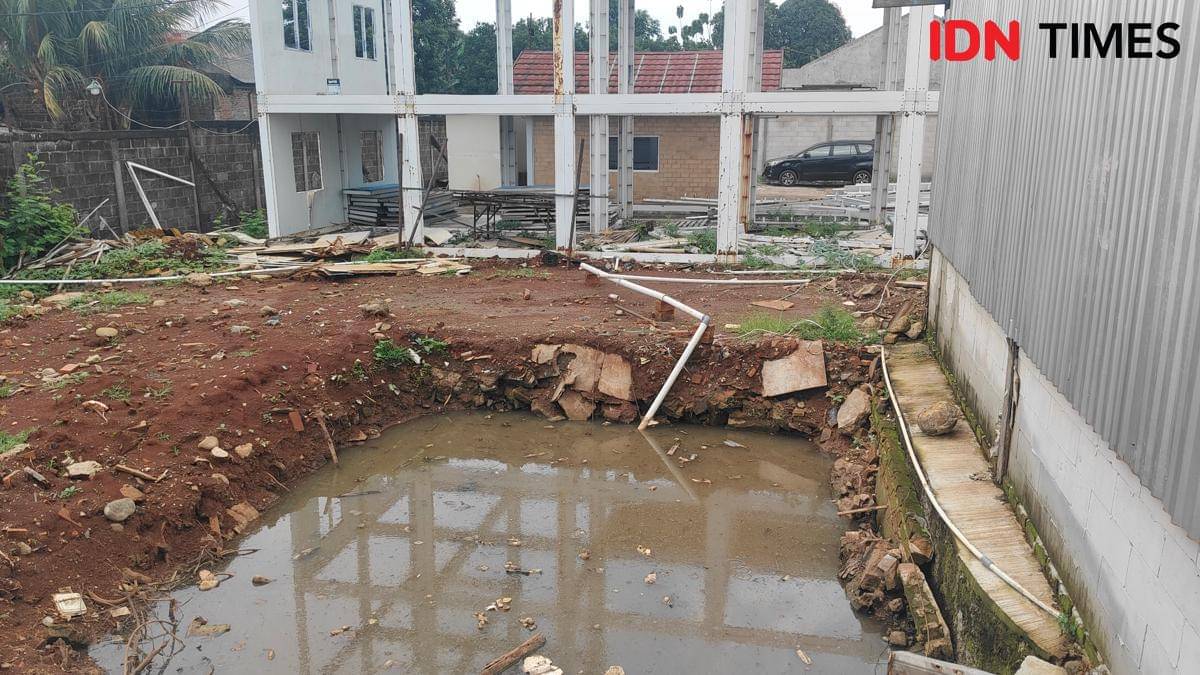 Kobangan diduga untuk membuang limbah dapur MBG. (IDN Times/Imam Faishal)