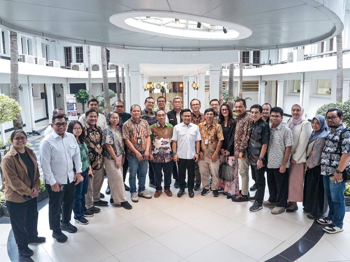 Menteri Koordinator Pemberdayaan Masyarakat (Menko PM) A. Muhaimin Iskandar gelar pertemuan dengan para pimpinan redaksi media nasional di Kantor Kemenko PM di Jakarta, Jumat (31/10/2025) sore. (Dok. Kemenkopmri)