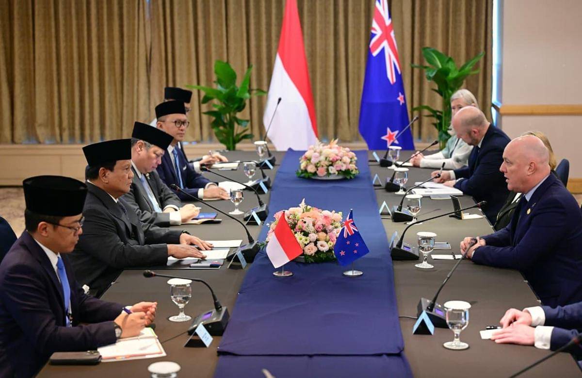 Presiden Prabowo Subianto melakukan pertemuan bilateral dengan Perdana Menteri (PM) Selandia Baru, Christopher Luxon (dok. Sekretariat Presiden)