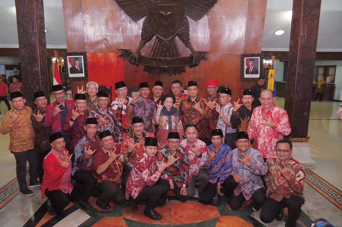 Ketua Umum PDIP Megawati bersama Kepala Daerah di Jawa Timur. IDN Times/istimewa