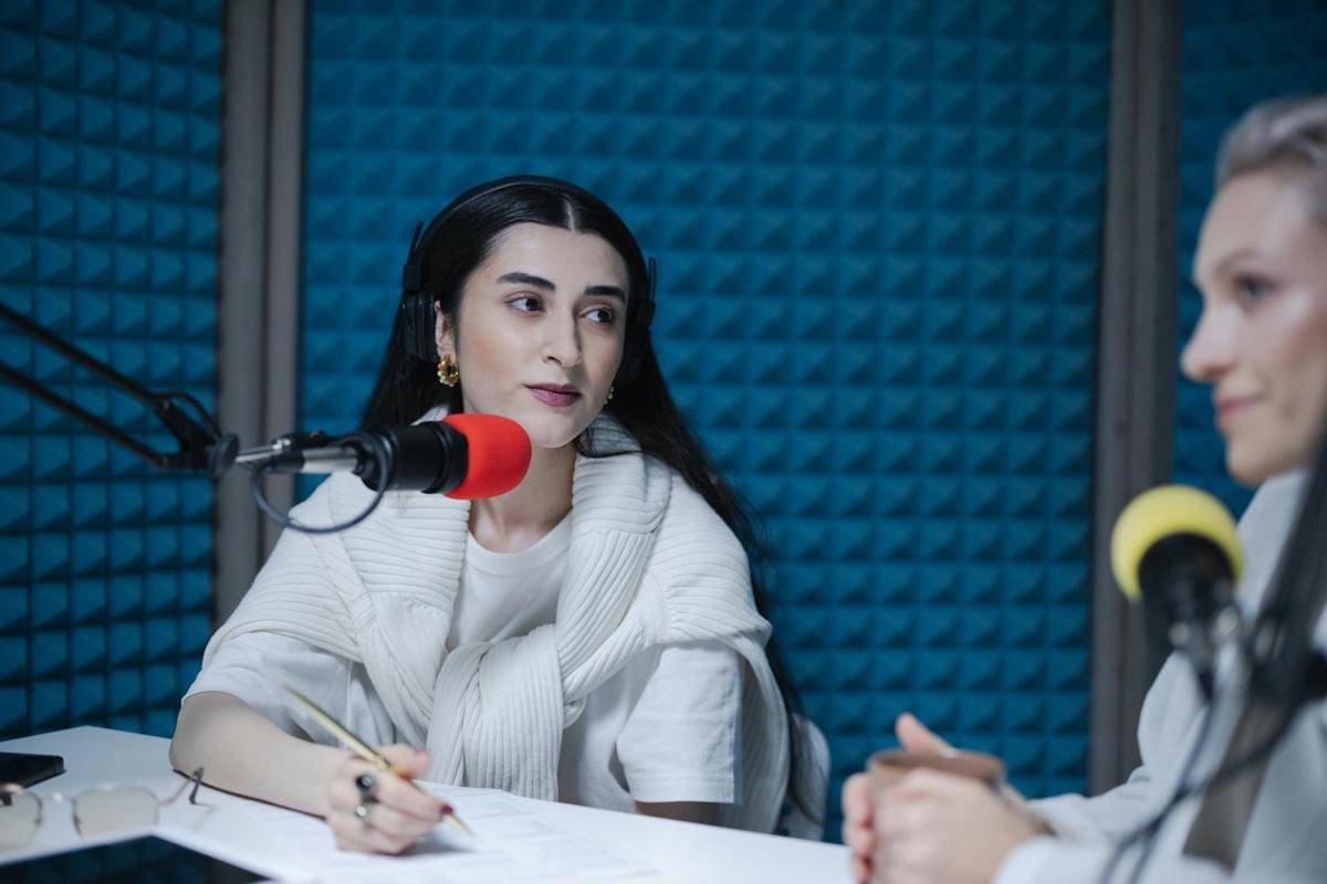 ilustrasi profesi voice over