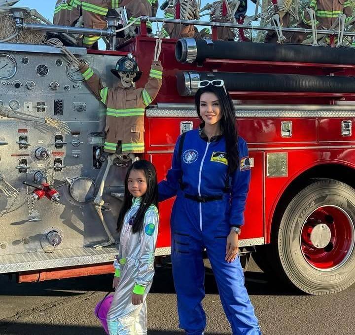 perayaan Halloween Amaira, anak Farah Quinn dan teman di USA