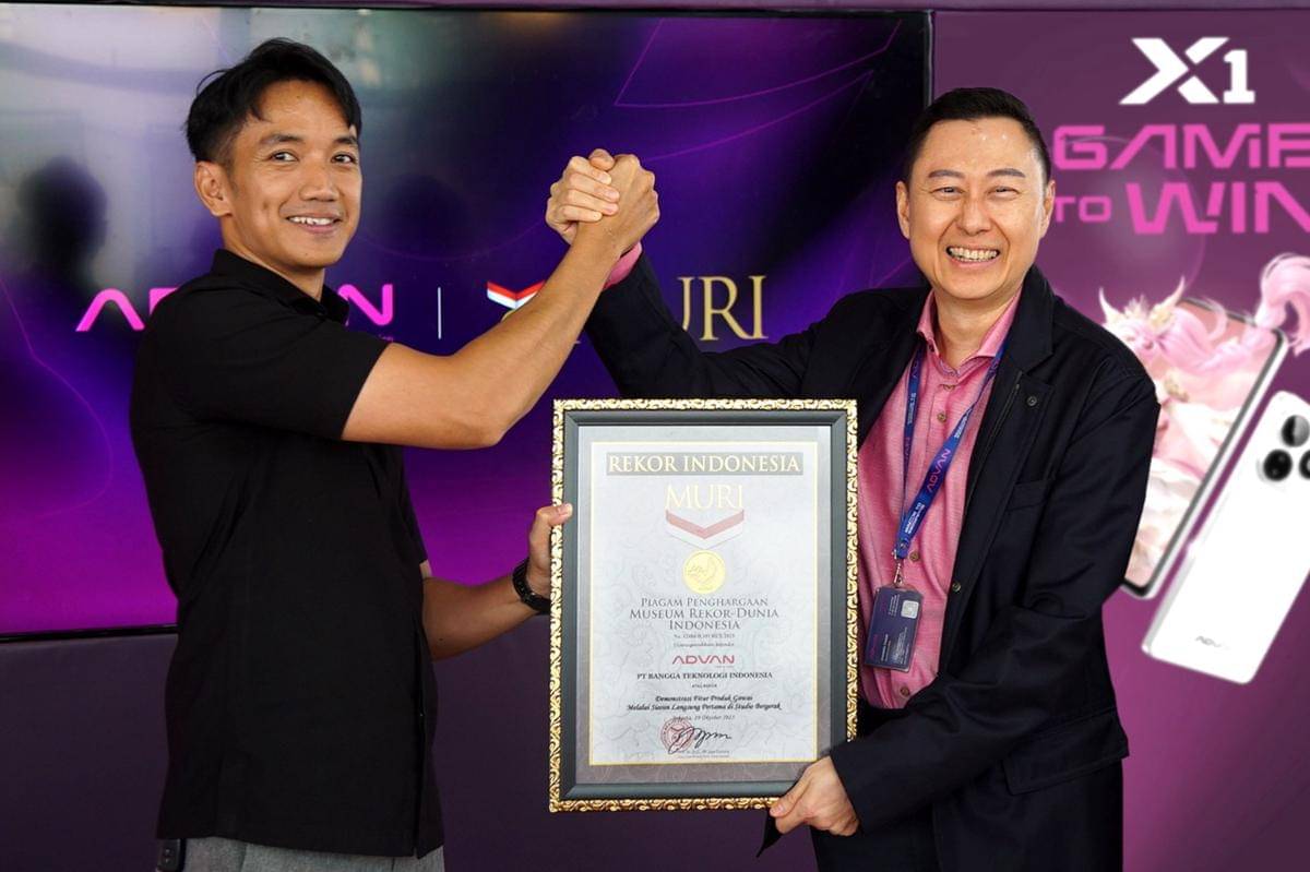 potret penyerahan rekor MURI kepada Chandra Tansri