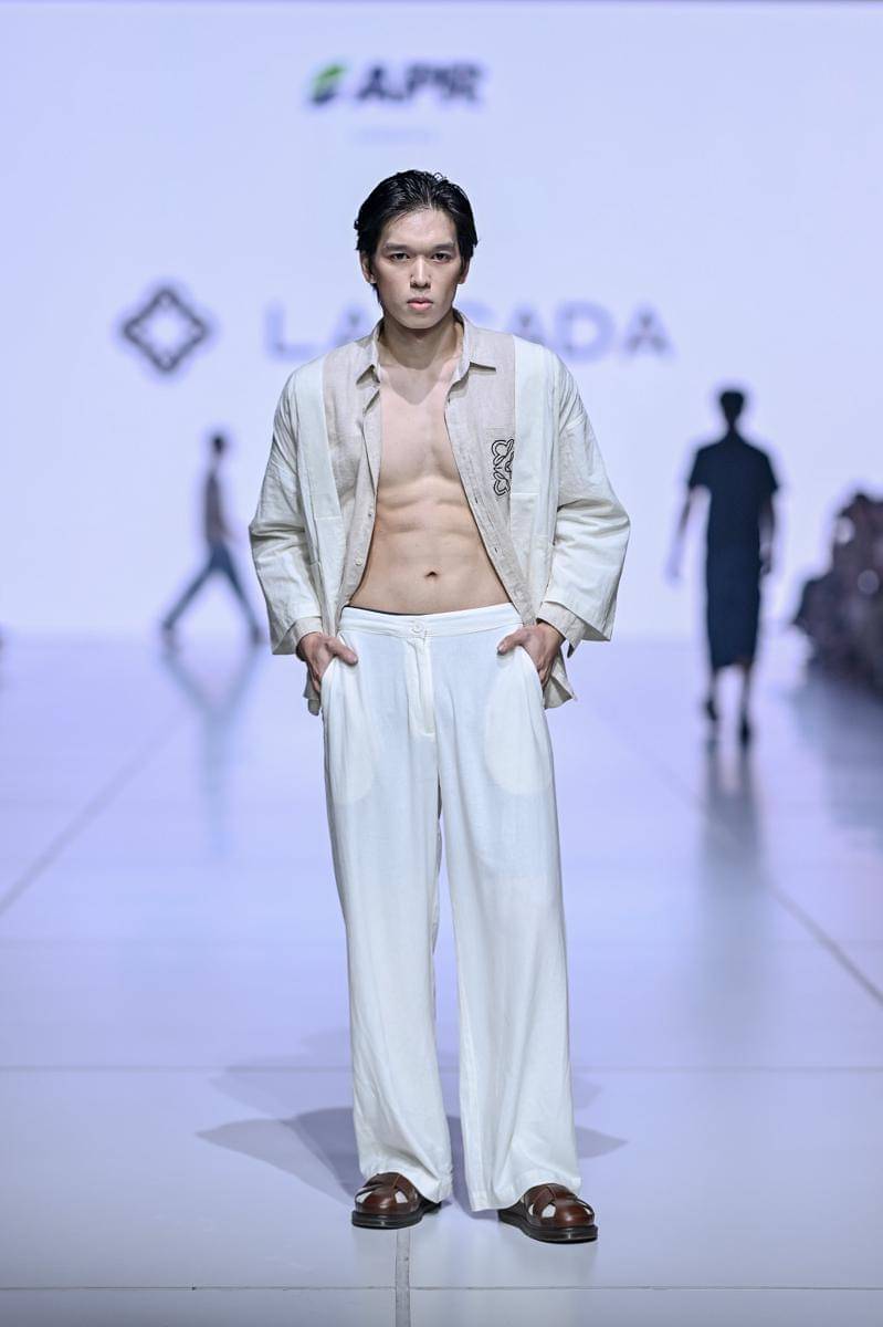 Koleksi Lascada di Jakarta Fashion Week 2026