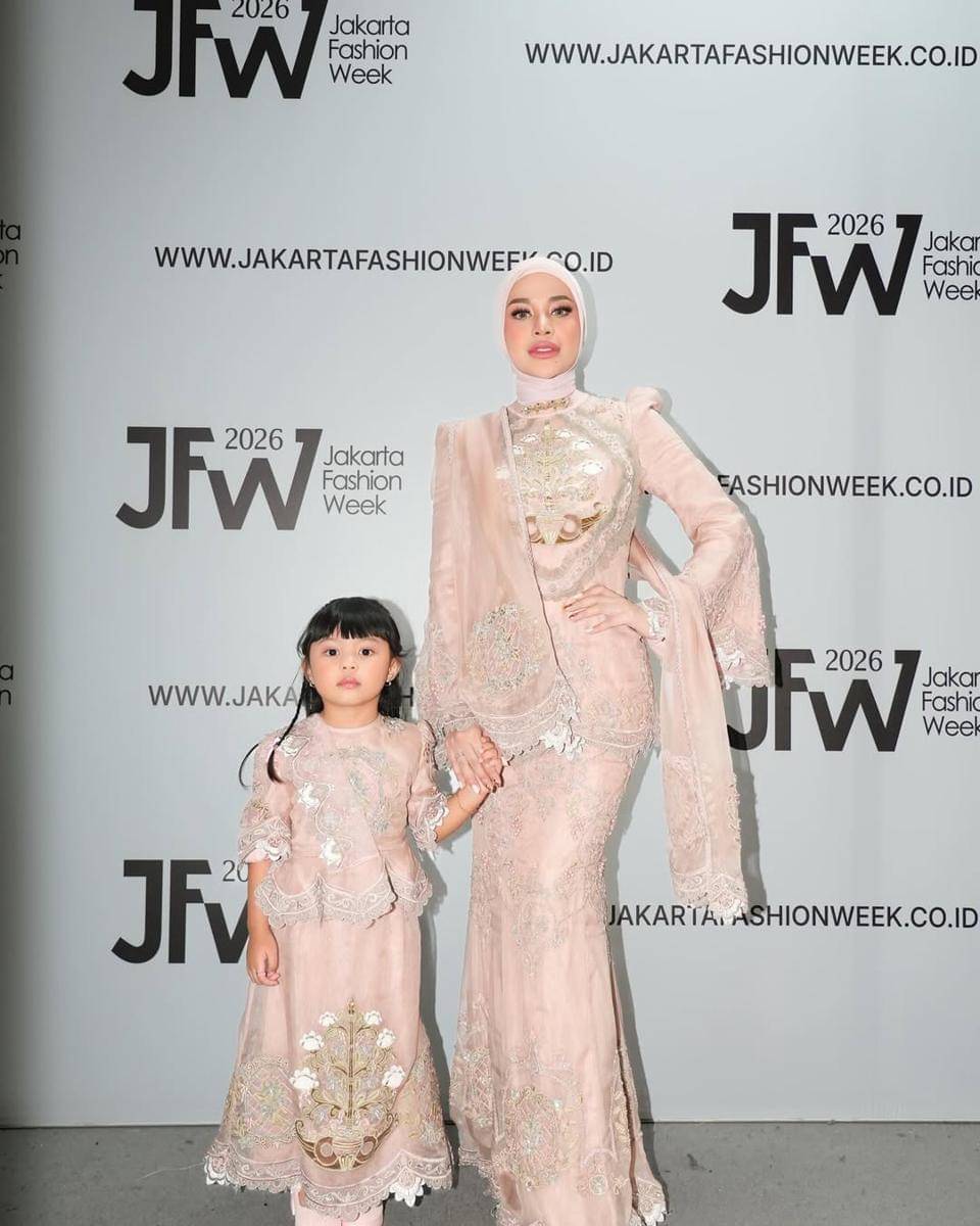 Aurel dan Ameena tampil di JFW 2025