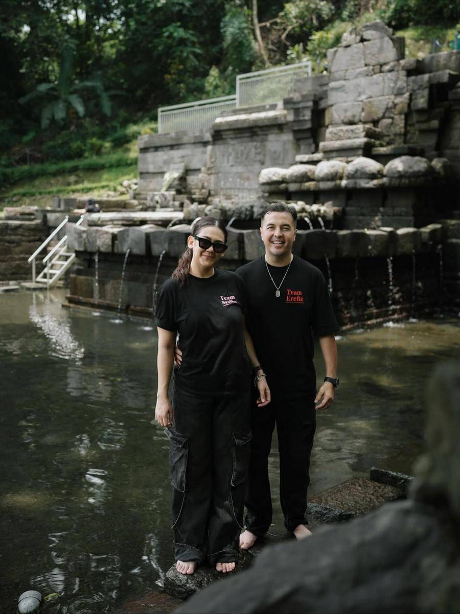 Sissy Prescillia motoran bareng suami ke Mojokerto