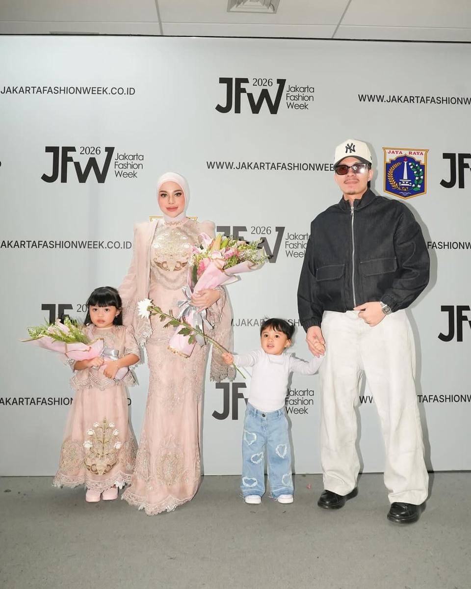 Aurel dan Ameena tampil di JFW 2025