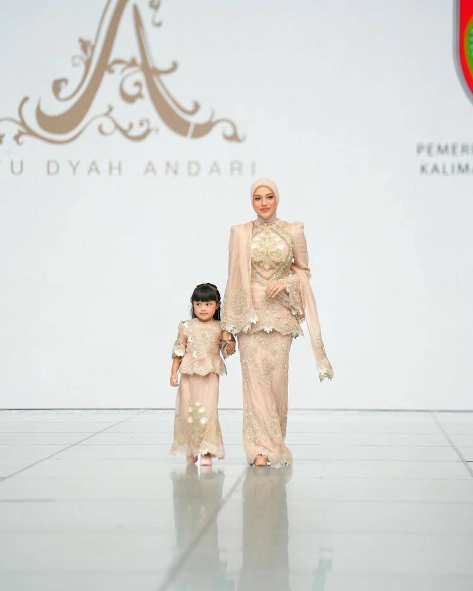 Aurel dan Ameena tampil di JFW 2025