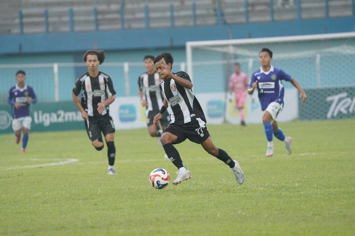 Kendal Tornado FC membawa pulang tiga poin saat melawan Persiku Kudus dengan skor akhir 2-0 dalam laga lanjutan Pegadaian Championship 2025/2026 di Stadion Wergu Wetan, Sabtu (1/11/2025). (dok. KTFC)